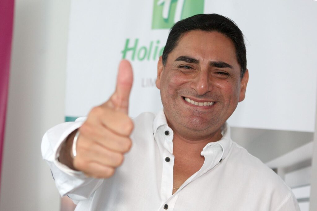 Carlos Álvarez